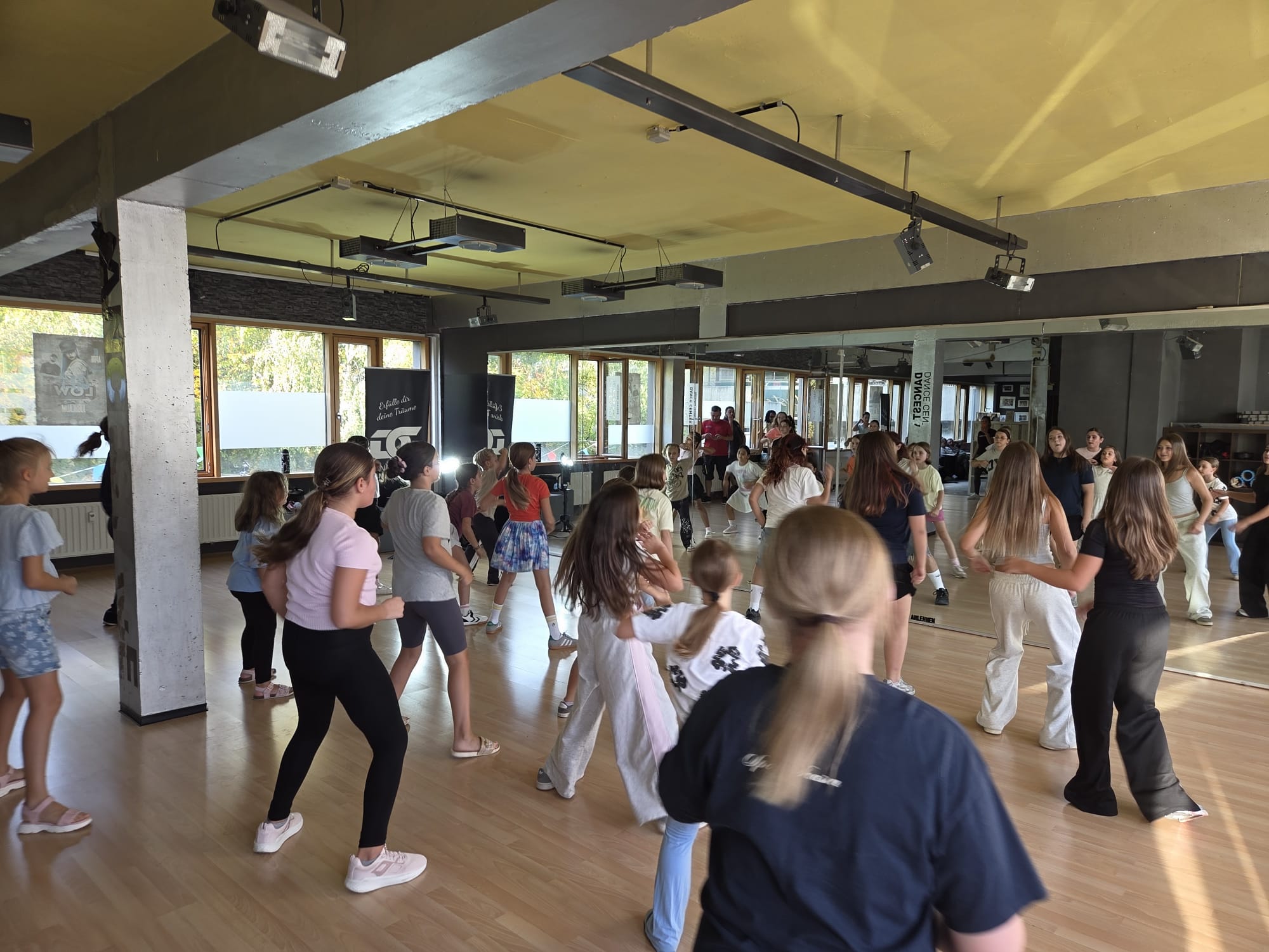 DANCESTAGE Community